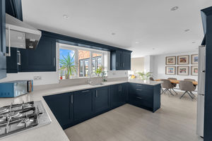 Photo-4-Kitchen- click for photo gallery